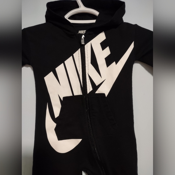 Nike Baby Long Sleeve One Piece Jumpsuit Bodysuit Size 9Months Black Zip Up - Picture 2 of 5